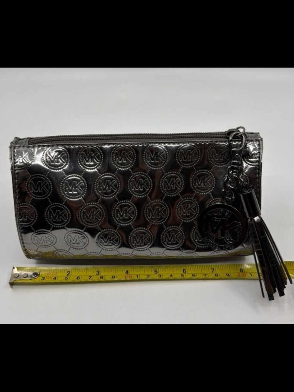 Limited Edition Michael
Kors Cosmetic Metalli
Monogram Logo Makeup
Cosmetic Bag